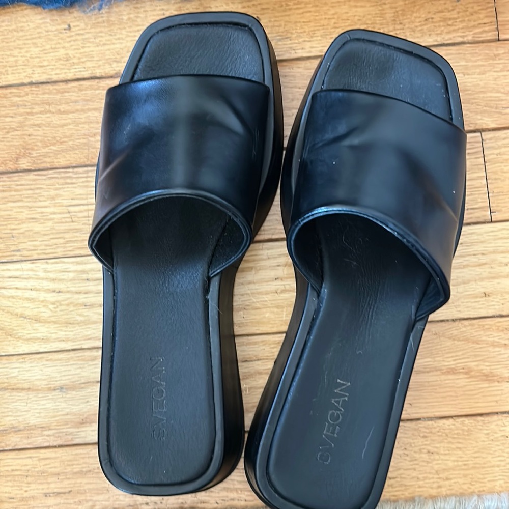 Alohas vegan leather platform slide sandals